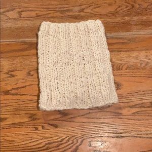 Knitted White Scarf 🧣